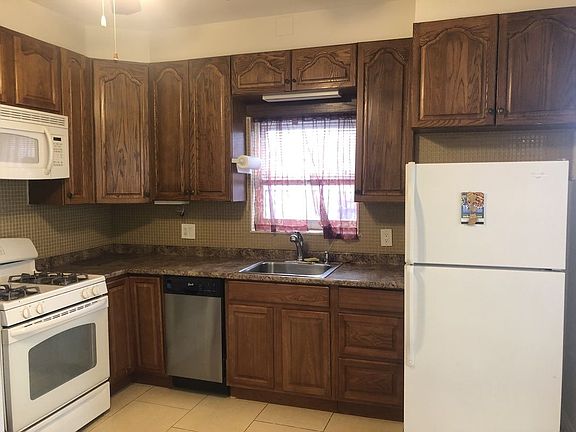 4th image of 2172 33rd St APT 2
