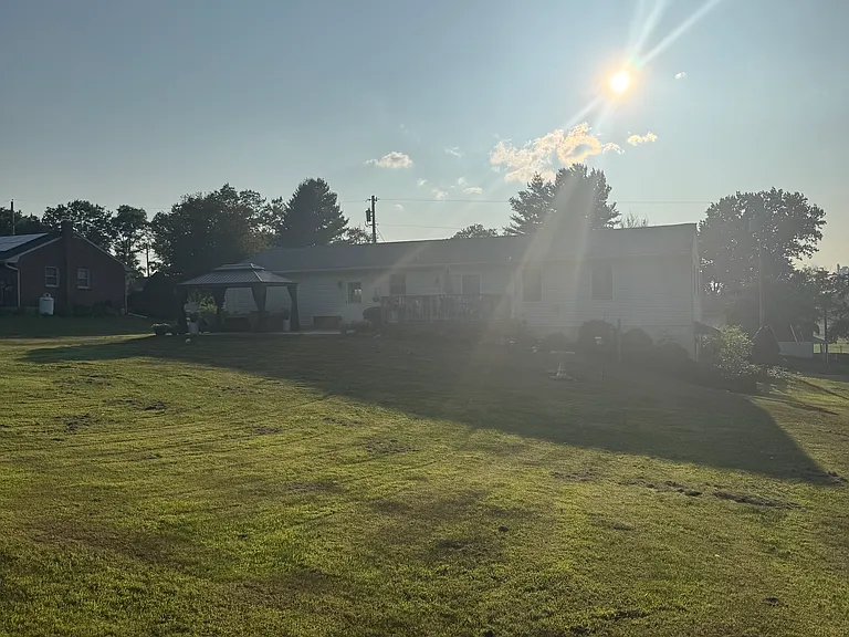Greendale Dr — Photo 2