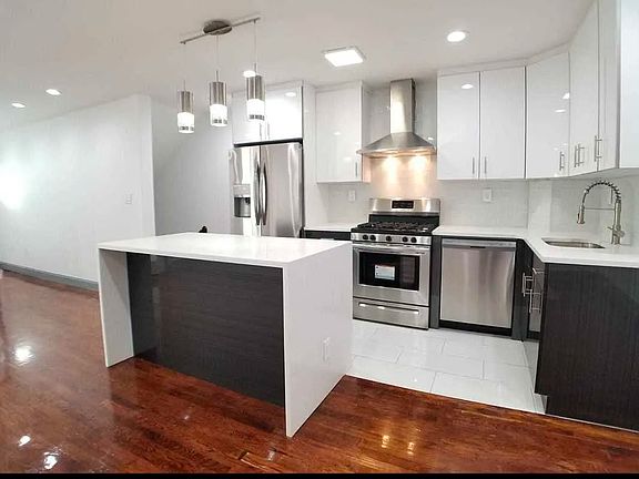 3rd image of 1746 E 13th St APT 2A
