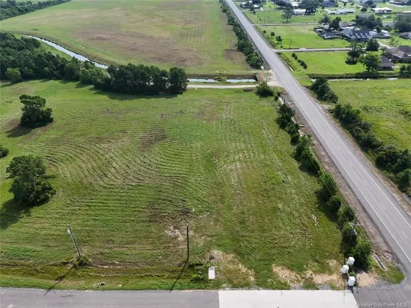 6865 Rue Des Amis Dr, Lake Charles, LA 70605