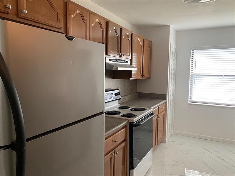 2nd image of 9042 E Highland Pines Dr