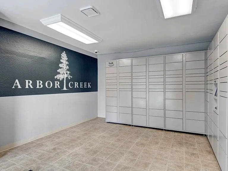 Arbor Creek Apartments — Photo 8