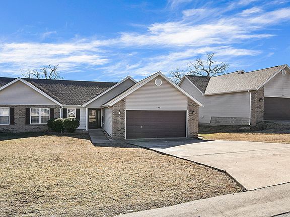 3rd image of 142 Woodland Drive N