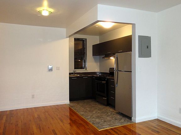 2nd image of 1755 Madison Ave APT 4A