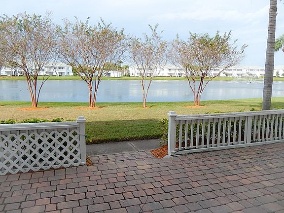 2nd image of 121 Sea Horse Dr SE APT B