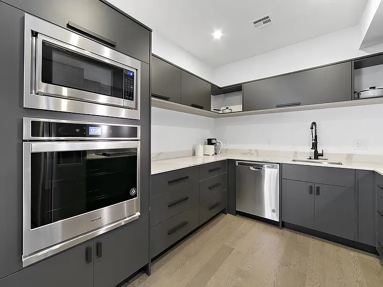 441 N 35th St #3R — Photo 1