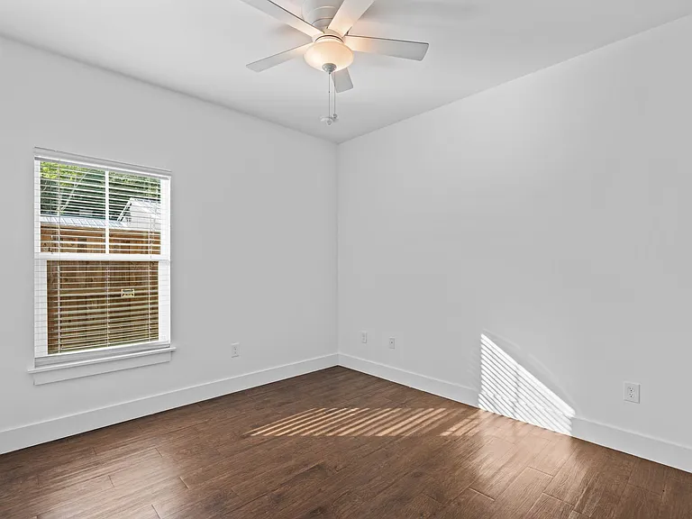 228 Herada St — Photo 5
