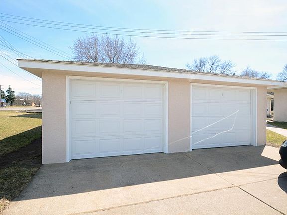 4th image of 7897 Firwood Way NE