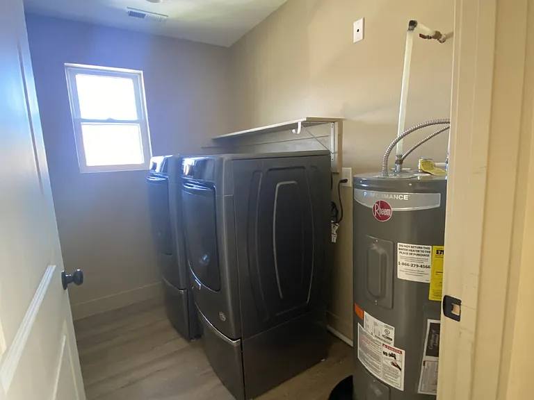 701 Prospect Pl #UPPER — Photo 12
