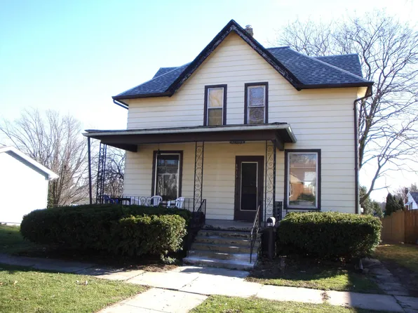 1015 E 2nd St, Belvidere, IL 61008