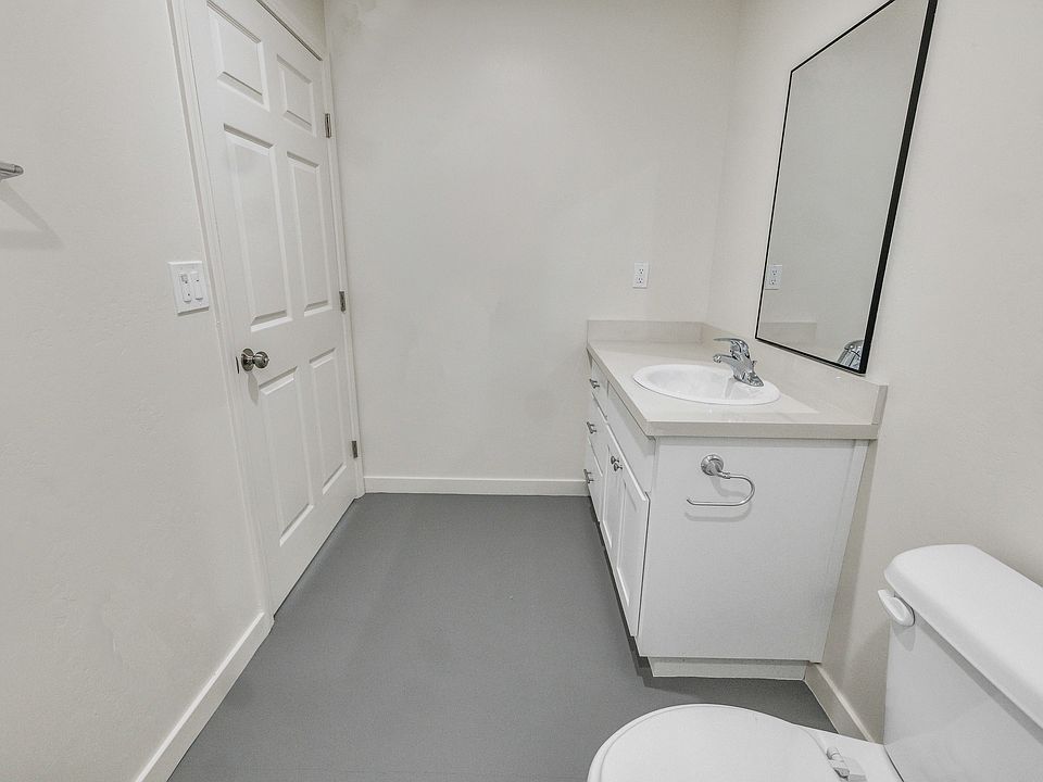 1st image of 1340 W Mariposa Ave