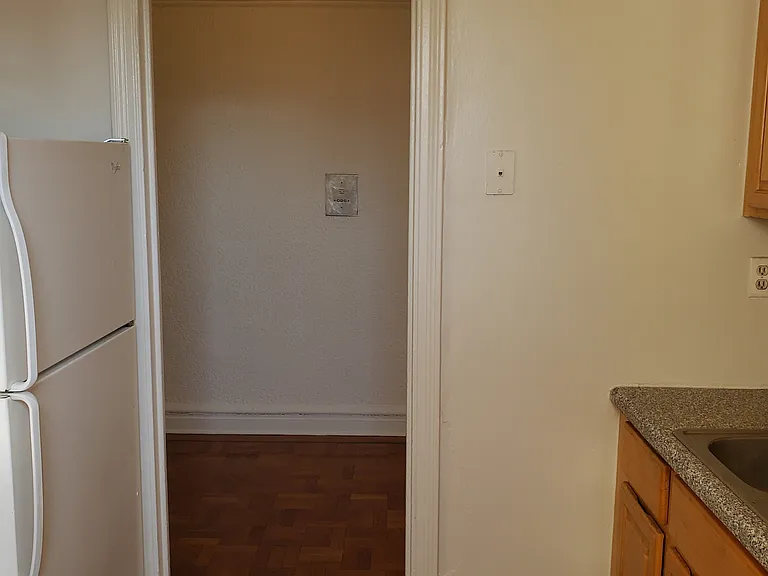 2245 E 19th St #D7 — Photo 7