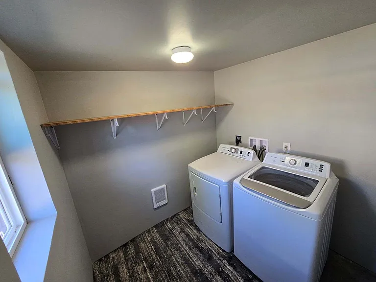 420 W Shannon Ave — Photo 26