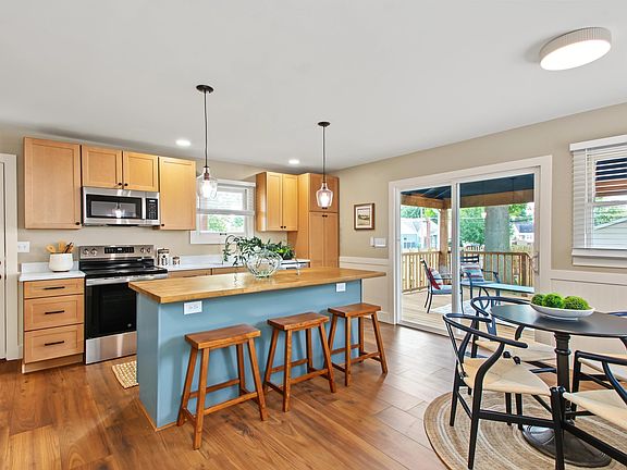 4th image of 2034 State St