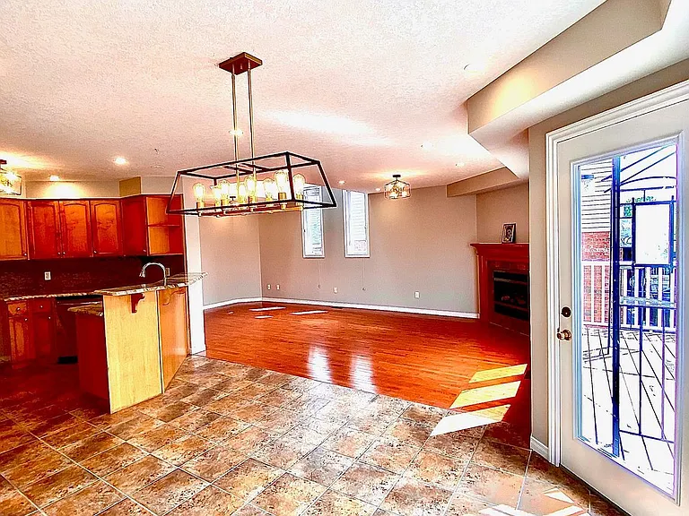 154 Severn Dr #UPPER — Photo 7