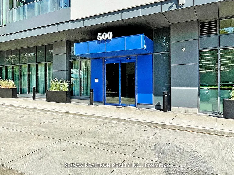 500 Dupont St #301 — Photo 5