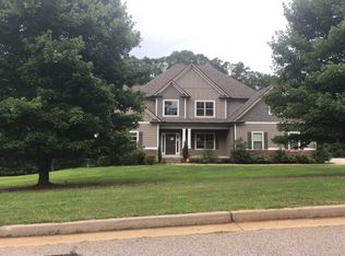165 Maple Creek Dr, Newnan, GA 30263