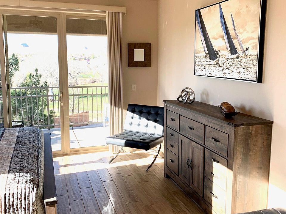 Large master suite with great natural light, walk-in closet and large bathroom.