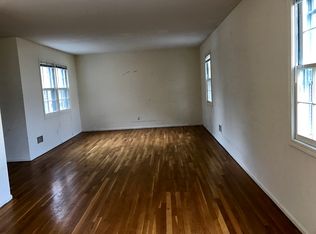 8 Inwood Rd, Port Washington, NY 11050