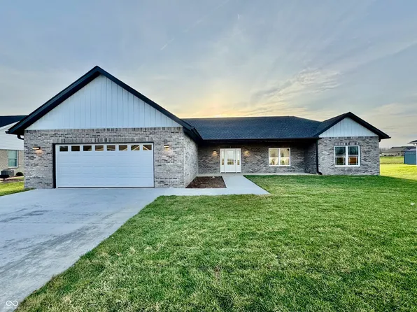 1942 Austin James Ln, Seymour, IN 47274