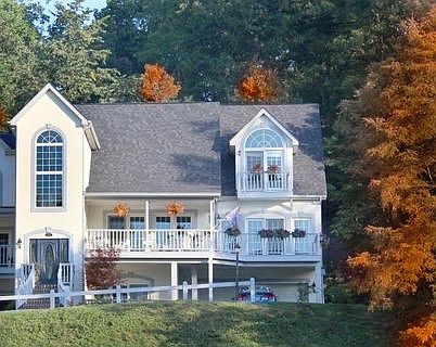 1st image of 280 Clubhouse Dr