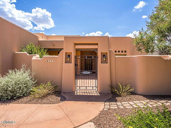 4th image of 2111 Estancia Pl
