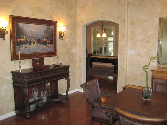 3rd image of 3105 Legend Oaks Blvd