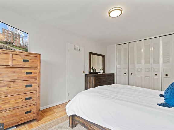 4th image of 4100 W St NW