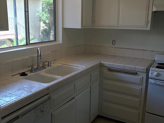 2nd image of 533 Evergreen St APT 8