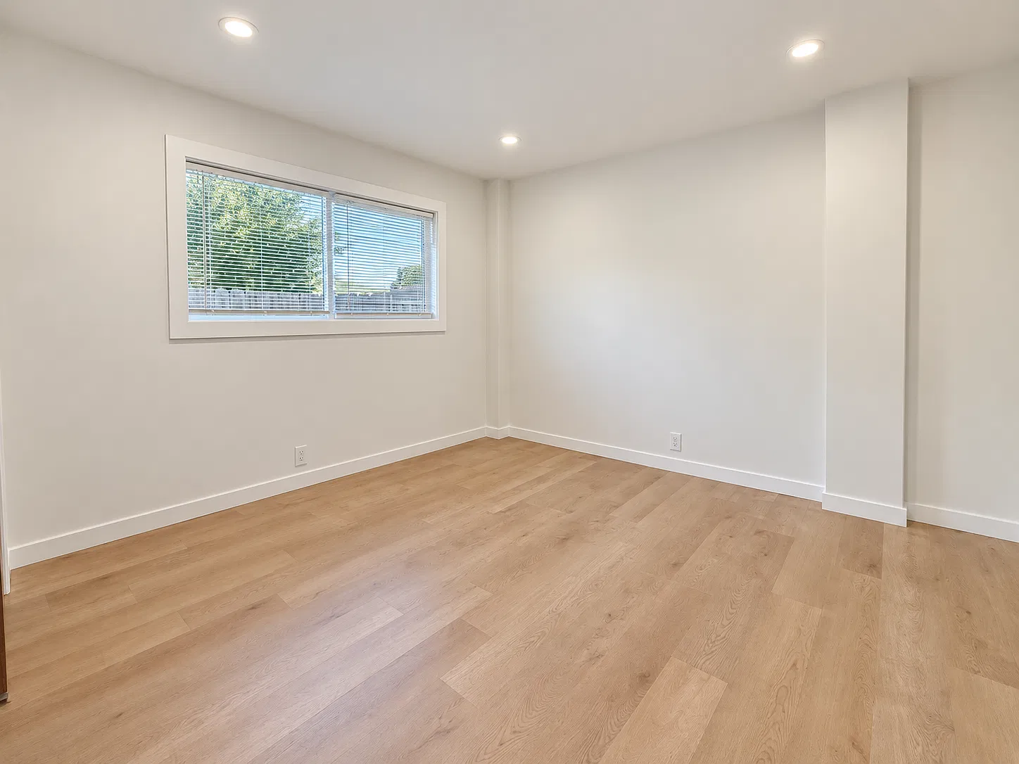 2 bed, 1000 sqft, $3,200 — Photo 4