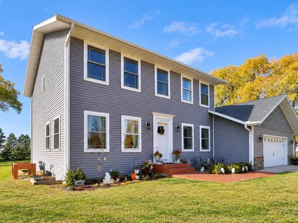 1527 2nd St NE, Staples, MN 56479