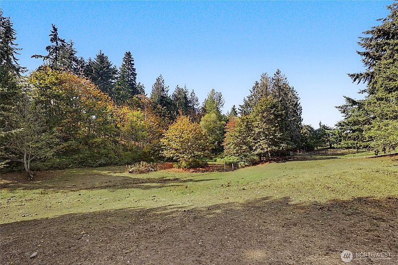 2nd image of 96 Montihill Lane