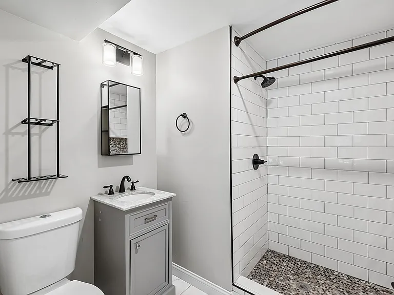 1608 Shady Cove Ln — Photo 44