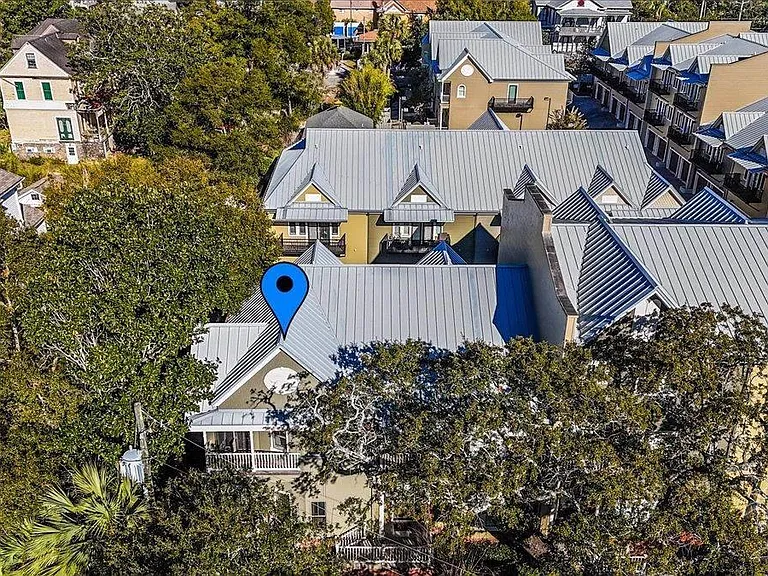 214 W La Rua St — Photo 24