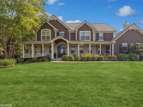 21567 W Hampshire Pl, Mundelein, IL 60060