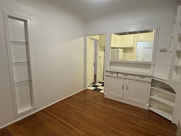 2nd image of 3130 41st St