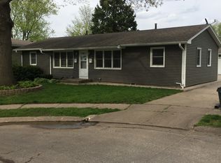 2611 Oak St, Davenport, IA 52804