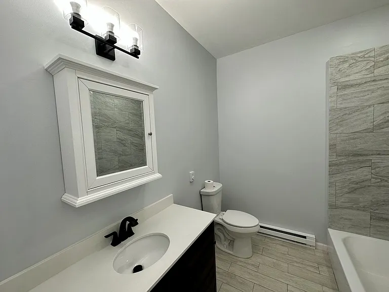 1109 W State St — Photo 12