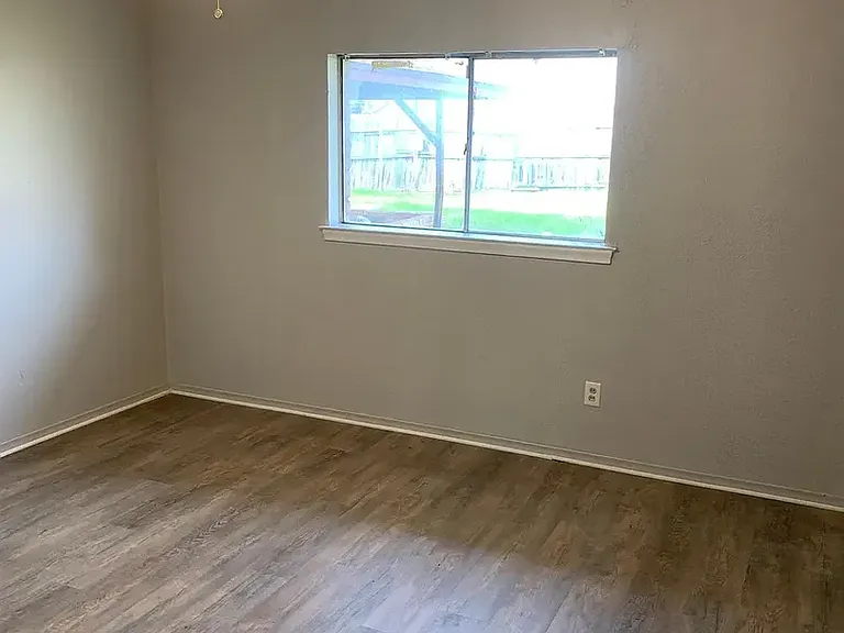 621 Tarryall Dr — Photo 5