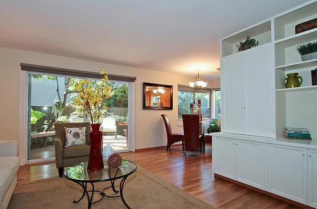 321 Poe St — Photo 2