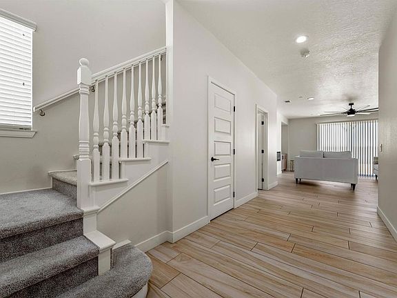 4th image of 14277 Glenview Ct