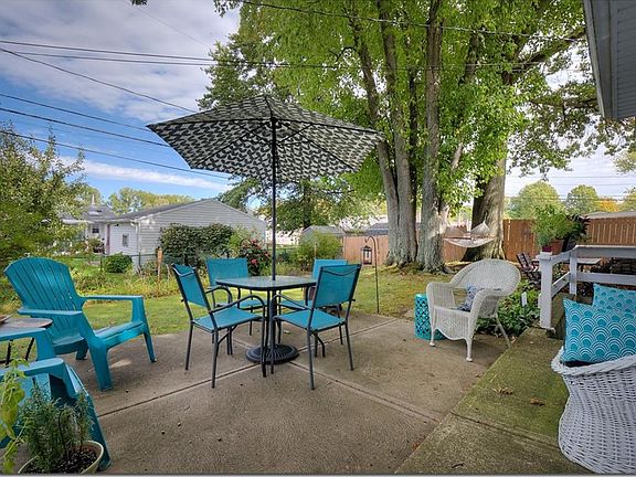 3rd image of 24776 Deerfield Dr