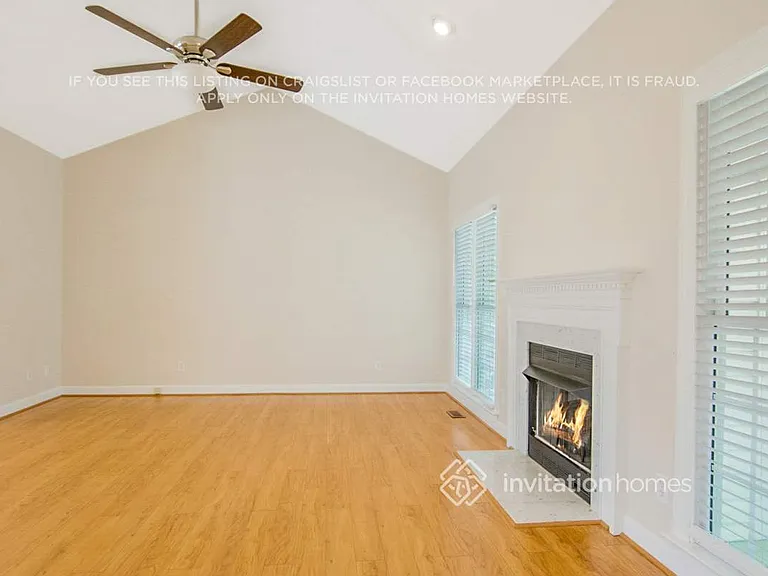 405 Broadmoor Way — Photo 7