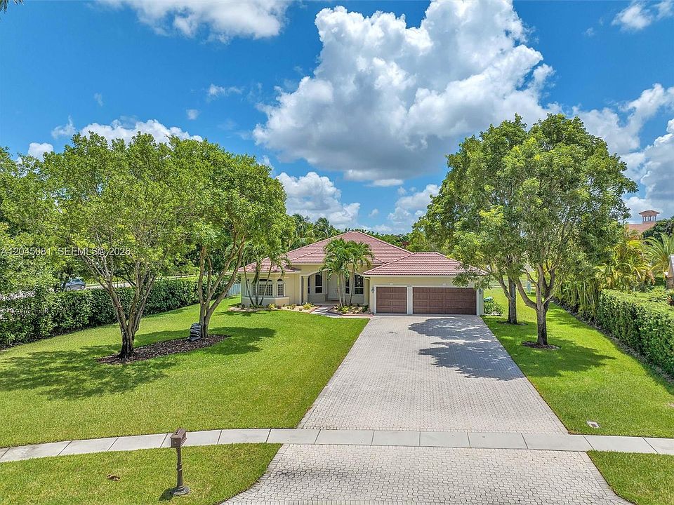 1st image of 16310 Paddock Ln