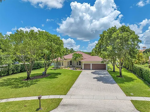 16310 Paddock Ln Photo 1
