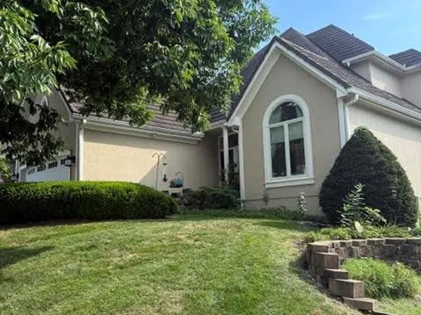 5649 NE Northgate Xing, Lees Summit, MO 64064