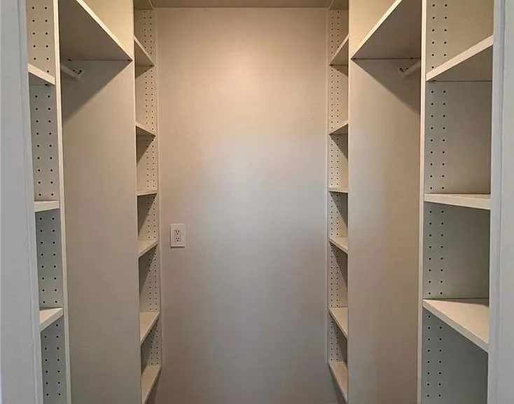 2686 Greenfield Ave — Photo 16