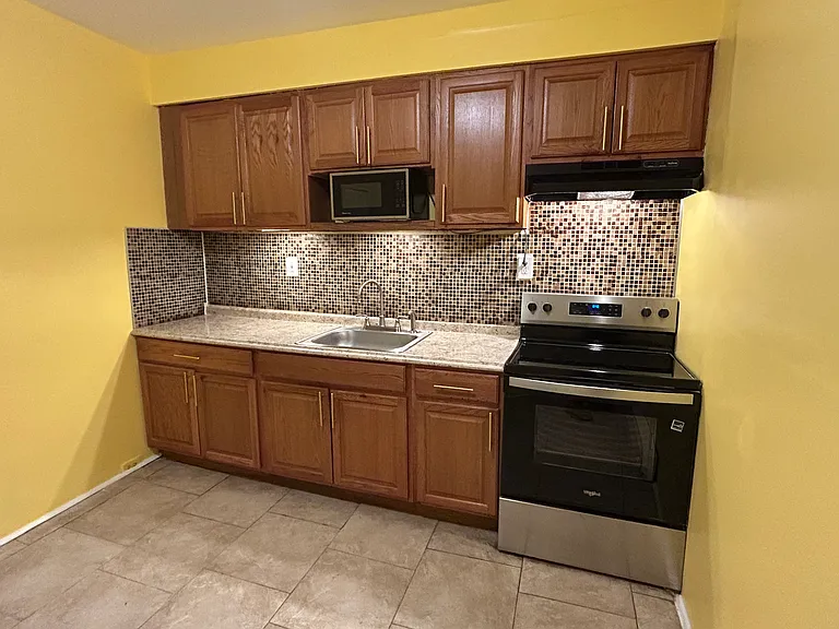 2509 W Oakdale St #1 — Photo 1