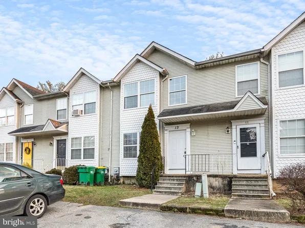 13 Victoria Blvd, Newark, DE 19702
