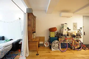 Rented by Rennit Inc.